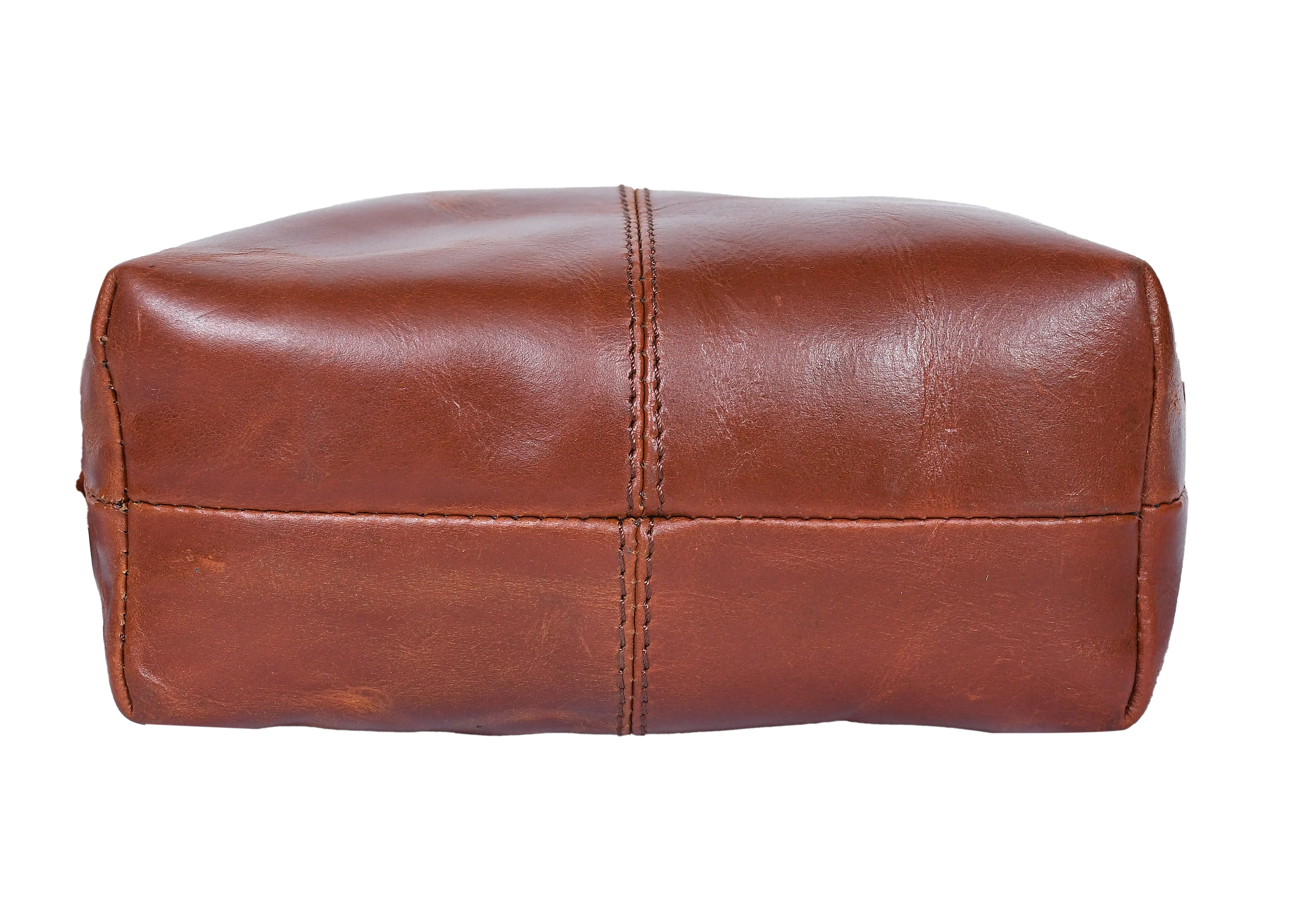 Premium Leather Crossbody bag with Top Zip Closure - Image 5