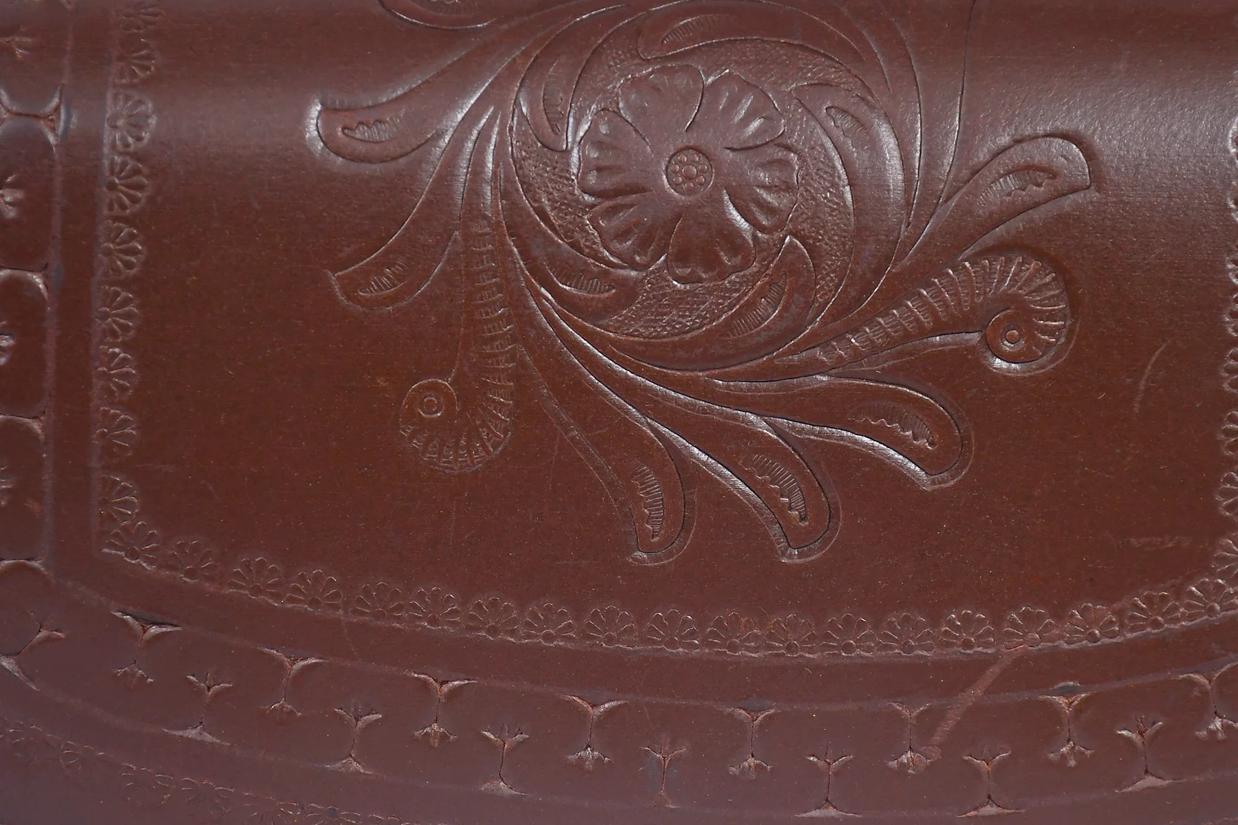 Premium Embossed Leather Chain Sling Bag | Handcrafted with Magnetic Closure - Image 5