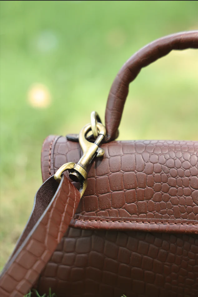 Premium  Leather Top-Handle Handbag with Flap Closure - Image 3