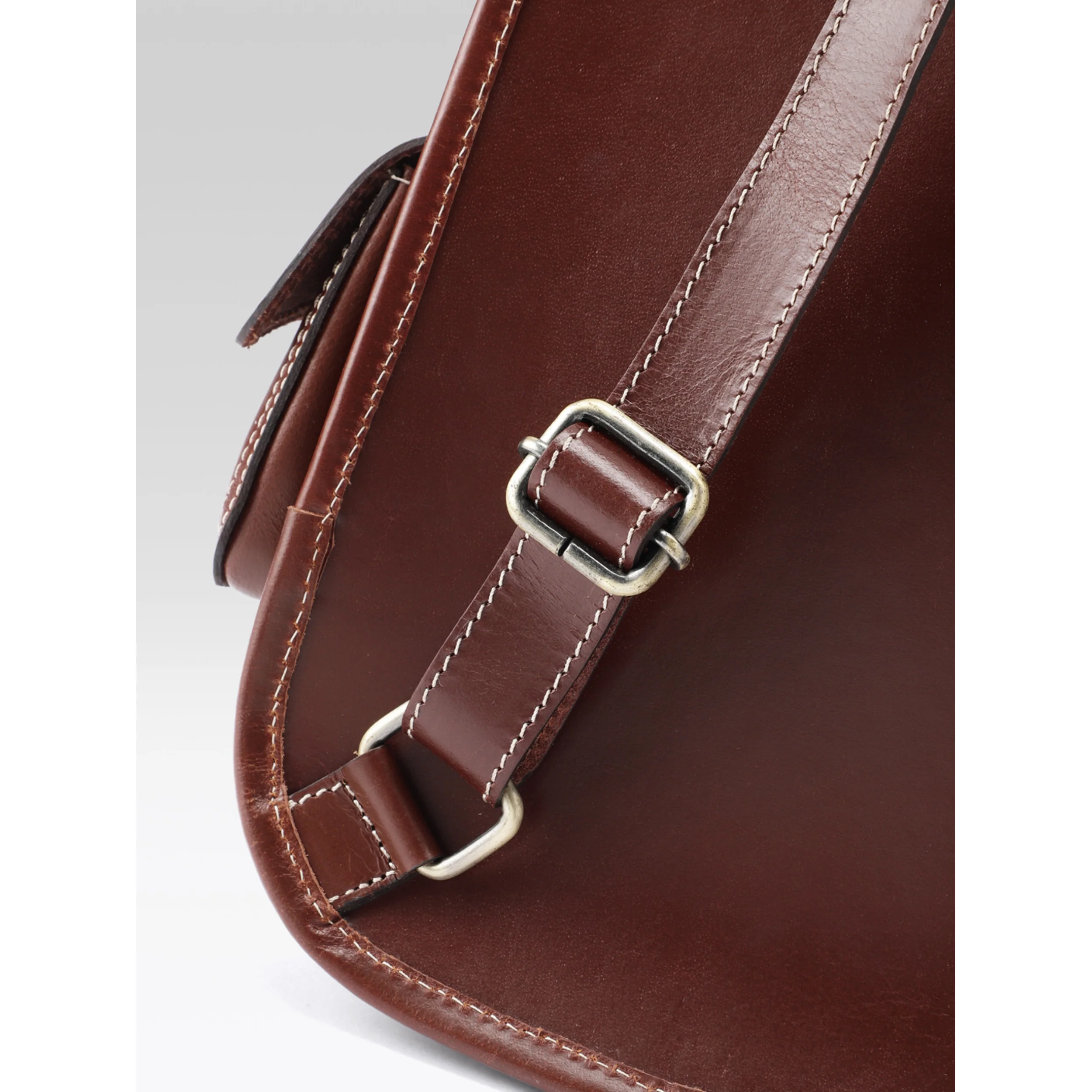 Premium Genuine Leather Vintage Backpack with Adjustable Straps  Travel  Bag - Image 10
