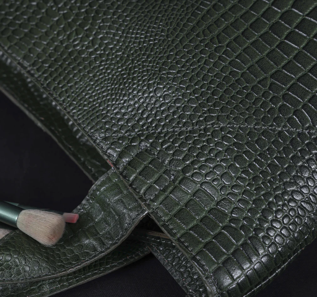 Croc-Texture Leather Tote Bag with Spacious Interior and Dual Shoulder Handles - Image 11