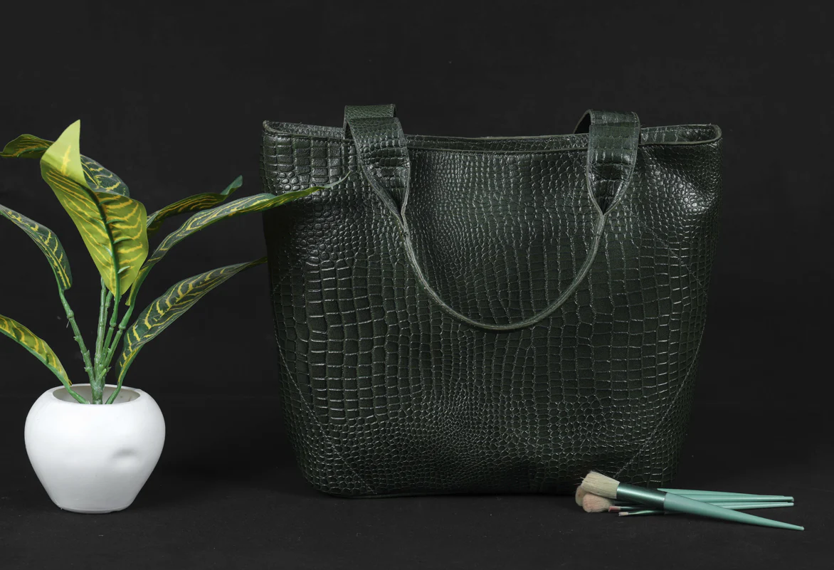 Croc-Texture Leather Tote Bag with Spacious Interior and Dual Shoulder Handles - Image 8