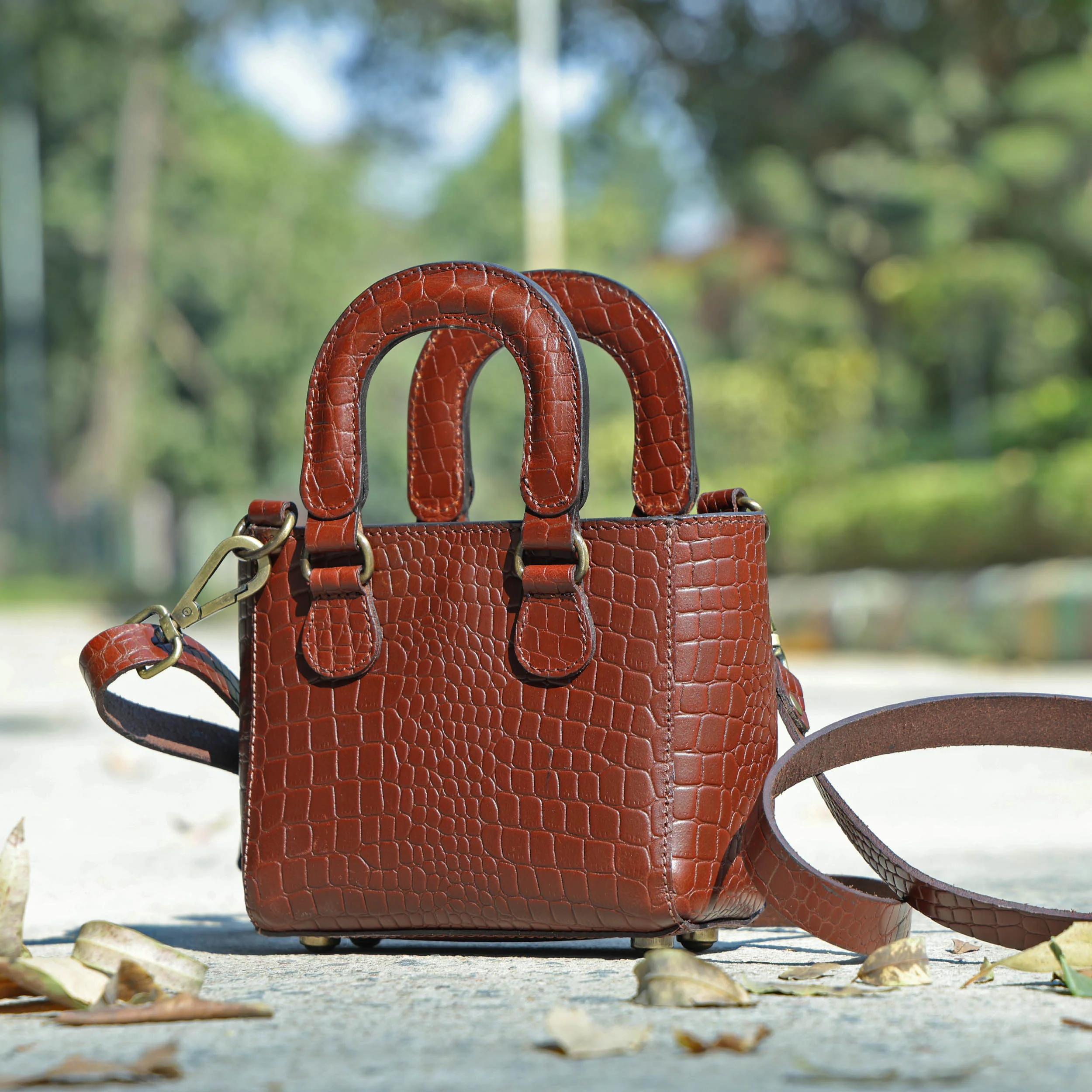 Stylish Leather Croco Print Sling Bag ’?????? Chic & Versatile. BG-1621