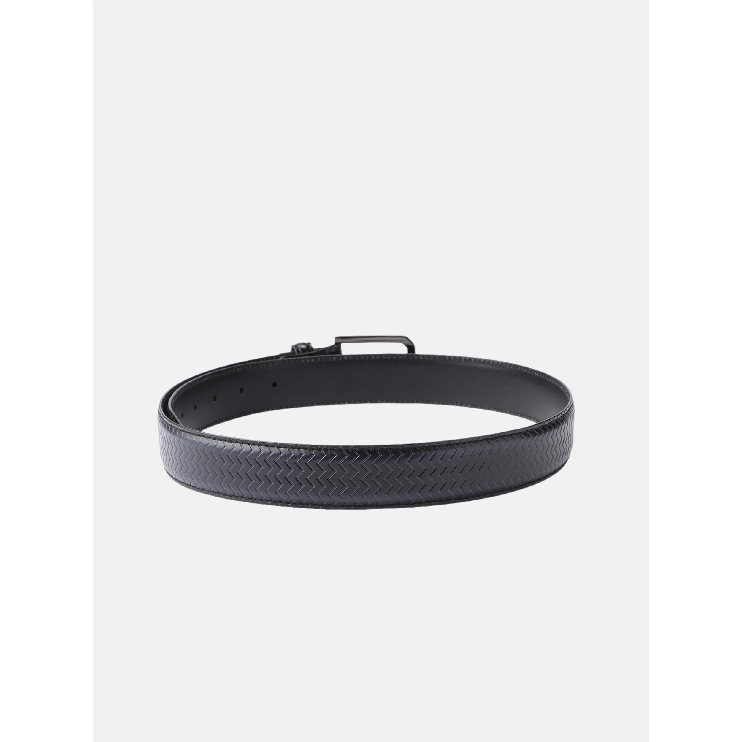Men Textured Black Leather Belt With Chevron Pattern Silver Buckle For Everyday Wear - Image 2