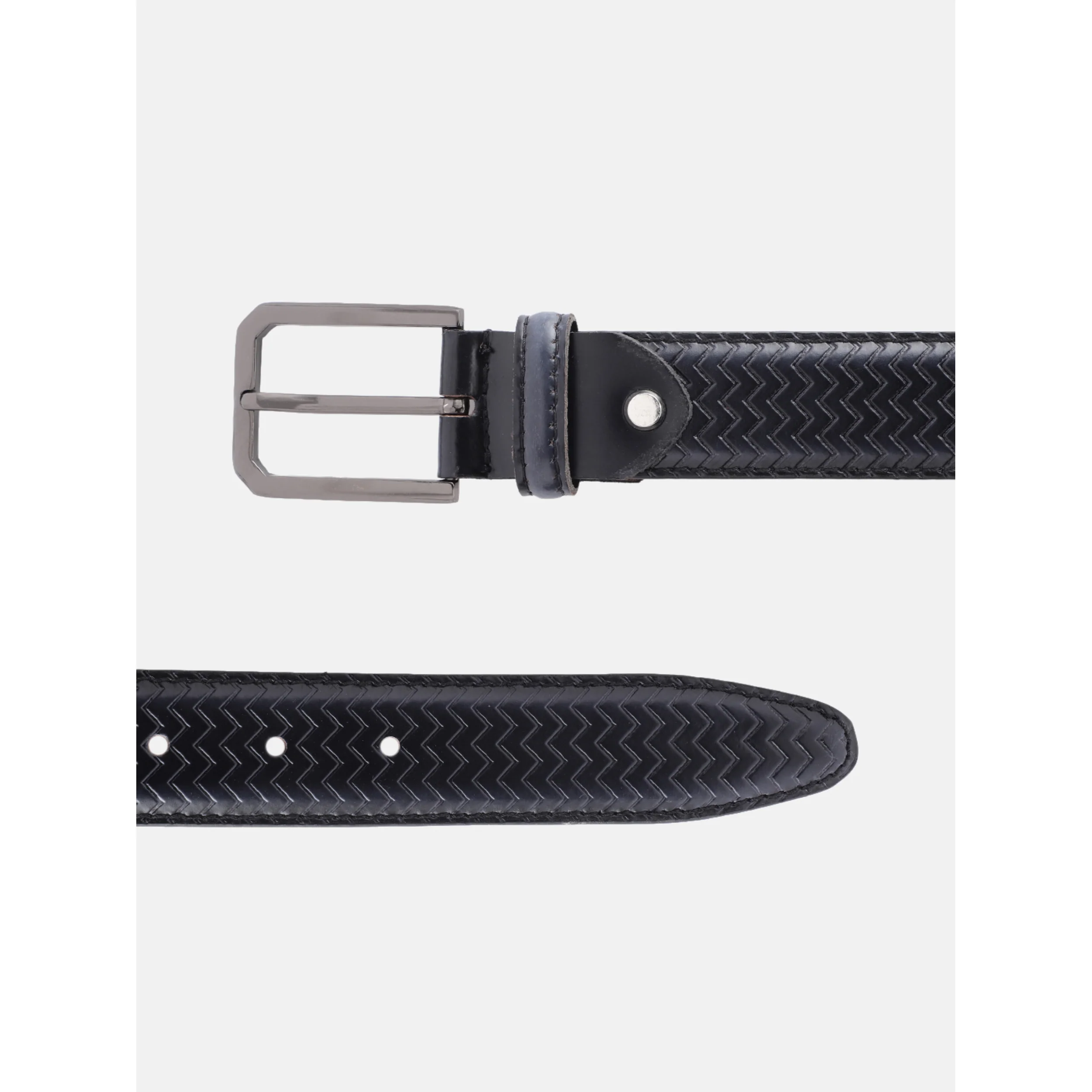 Men Textured Black Leather Belt With Chevron Pattern Silver Buckle For Everyday Wear - Image 3